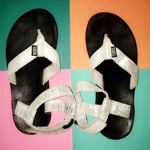 Silver Tevas